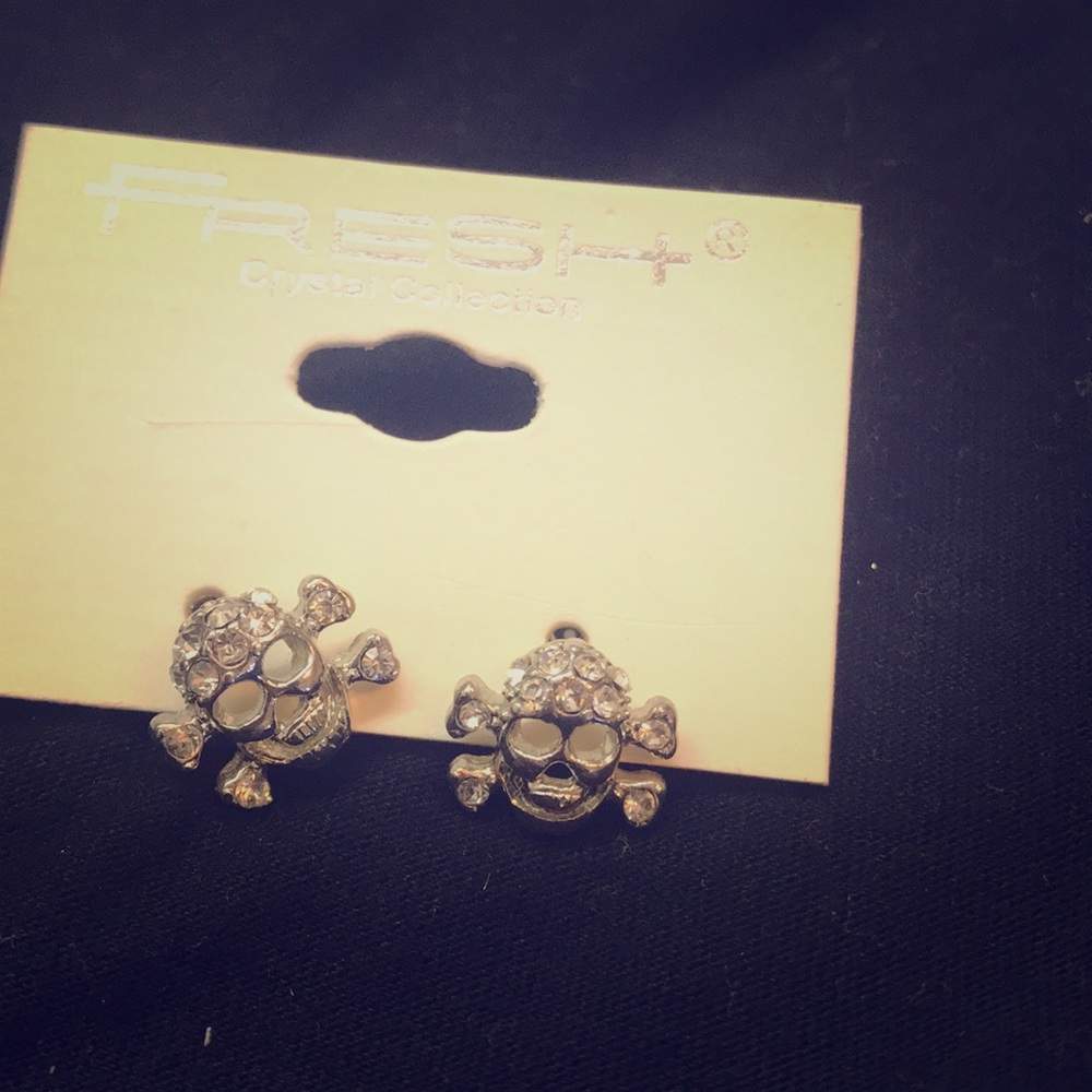 Skull earrings